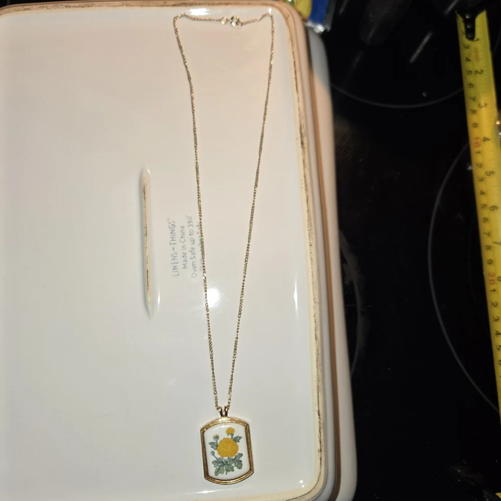 Avon Gold Tone Pendant Necklace with Yellow Floral Ceramic Tile